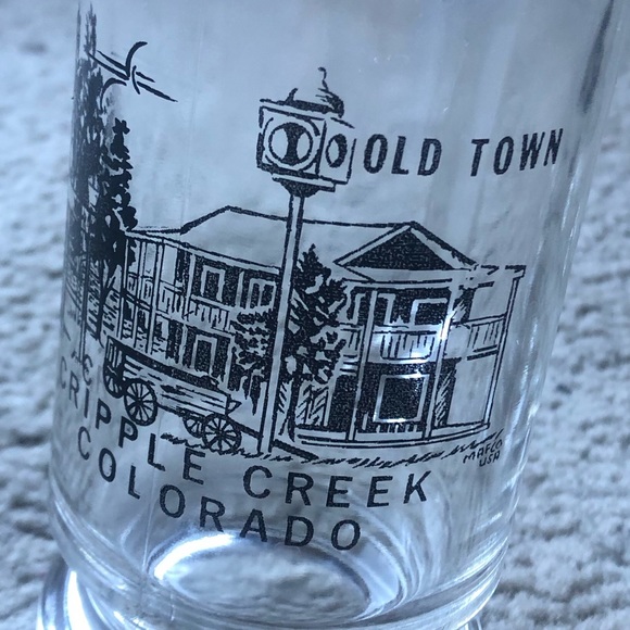 Rare Pair of Cripple Creek Colorado Glass Beer Mugs with Black Etch of Old Town - Picture 8 of 9